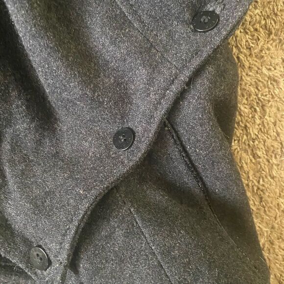 Guess Gray Wool Blend Toggle Closure Pea Coat. Size Small. - Picture 11 of 12